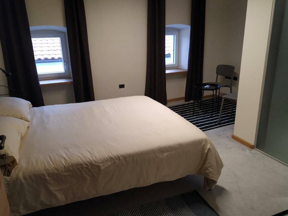 B & W Kriz Panzió Ajdovščina Kültér fotó